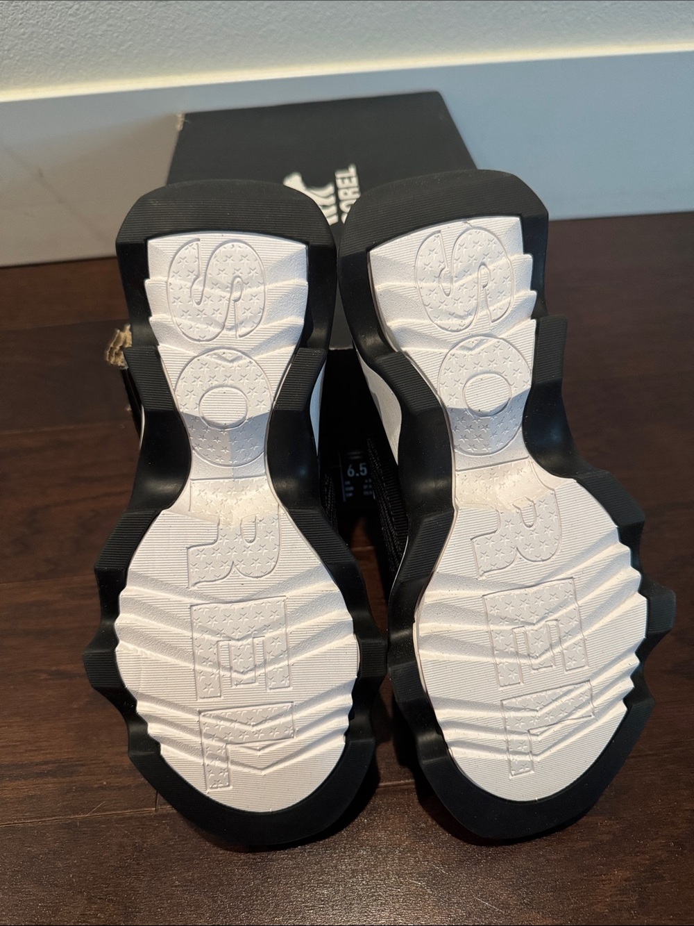 Sorel Black and White Kinetic Impact Mule Slip-On - Picture 3 of 4